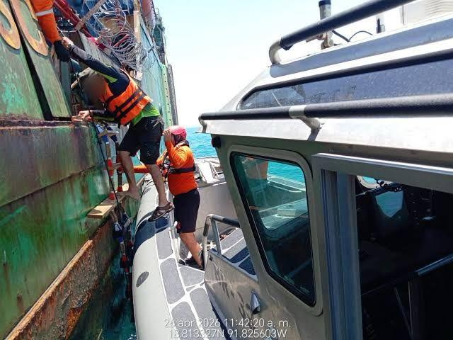 Marina localiza embarcación desaparecida en el Caribe; tripulantes fueron rescatados con vida tras intenso operativo