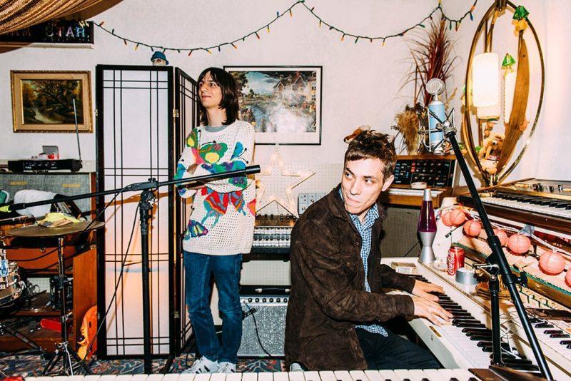 The Lemon Twigs regresan con “Look For Your Mind!”: el renacimiento del pop barroco en la era digital
