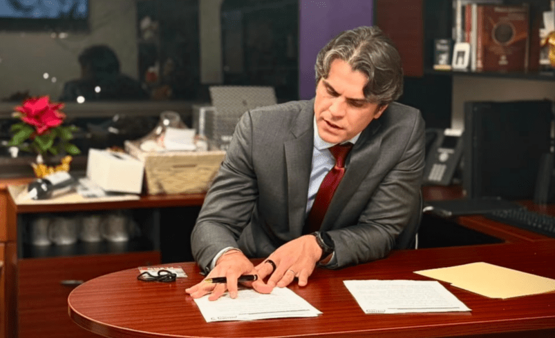 Juan Carlos Valladares propone hacer obligatoria la mediación antes de demandar; busca reducir juicios largos y costosos