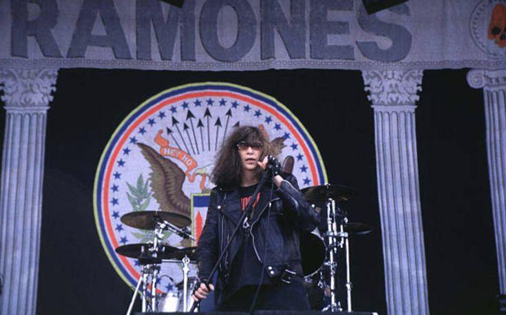 Cuando ni el punk pudo contra la naturaleza: el día en que el viento obligó a Ramones a bajar del escenario en Lollapalooza 1996