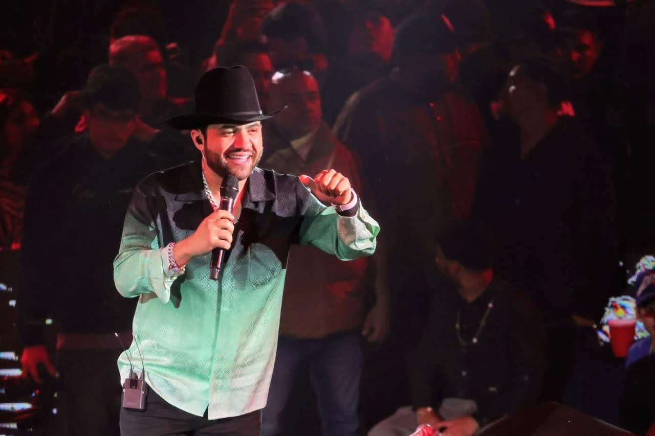 Luis R. Conríquez conquista el Palenque de la FENAPO 2026 con una noche a todo volumen