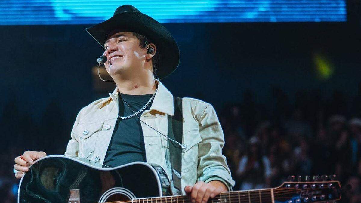 Remmy Valenzuela enciende el nuevo Palenque de la FENAPO 2026