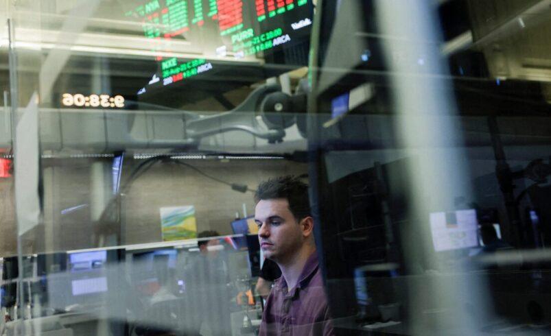 Bolsas avanzan entre resultados tecnológicos y presión del petróleo: qué vigilan los mercados