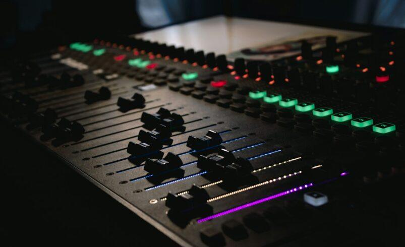 De la radio al video y los conciertos: la industria del entretenimiento busca nuevas audiencias