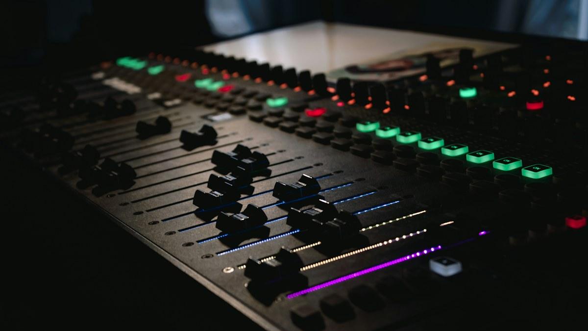 Consola de audio, imagen ilustrativa